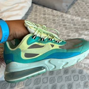 Nike air 70 react big kid size 7